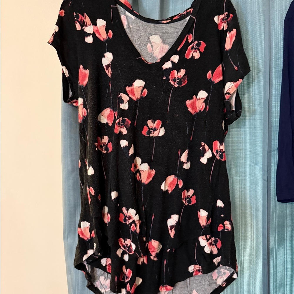 Latched Mama Short Sleeve V Neck Nursing Top